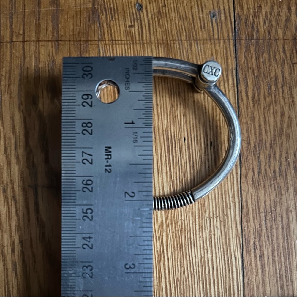 Elegant Silver Bracelet - Picture 7 of 9